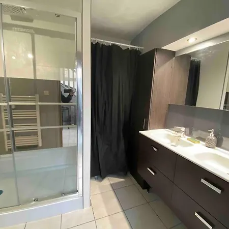 Tres Beau Duplex 2 Chambres ,90 M2 Lumineux .